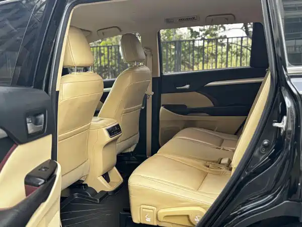Toyota Highlander 2015