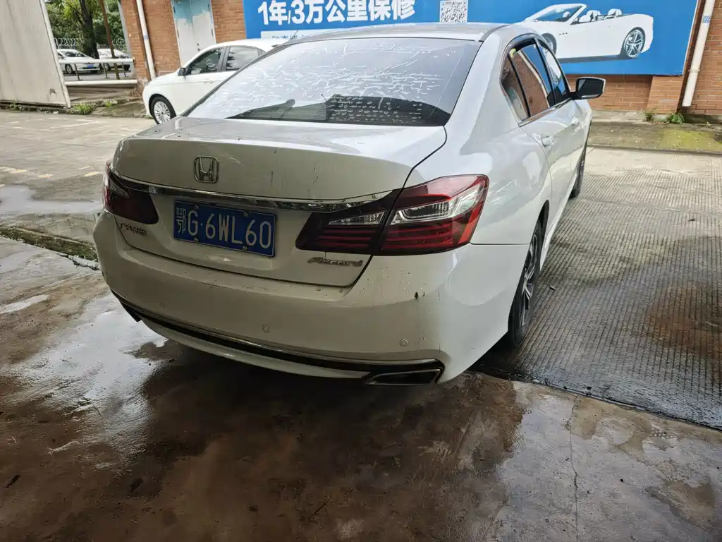 Honda Accord 2017 — фото 10