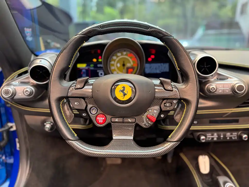 Ferrari F8 2021 — фото 15
