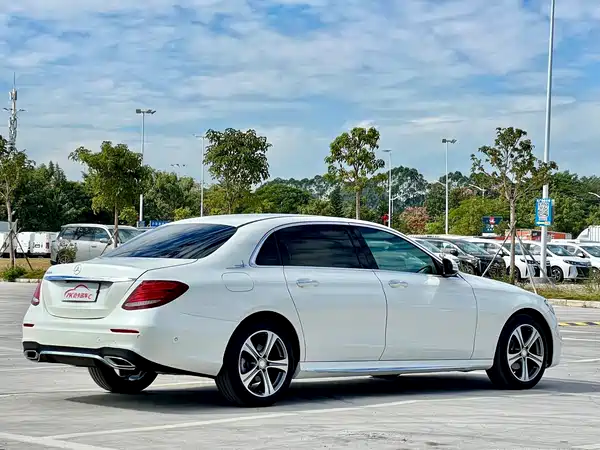 Mercedes-Benz E-Class 2017