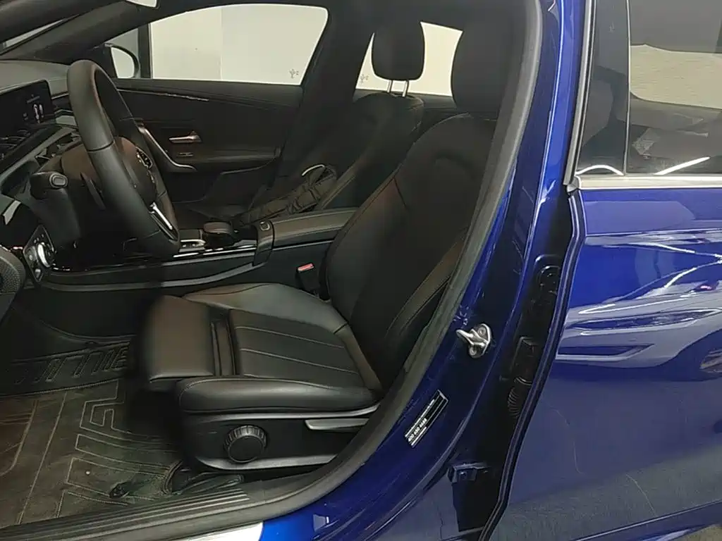 Mercedes-Benz A-Class 2021 — фото 15