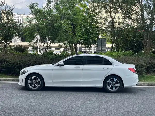Mercedes-Benz C-Class 2021