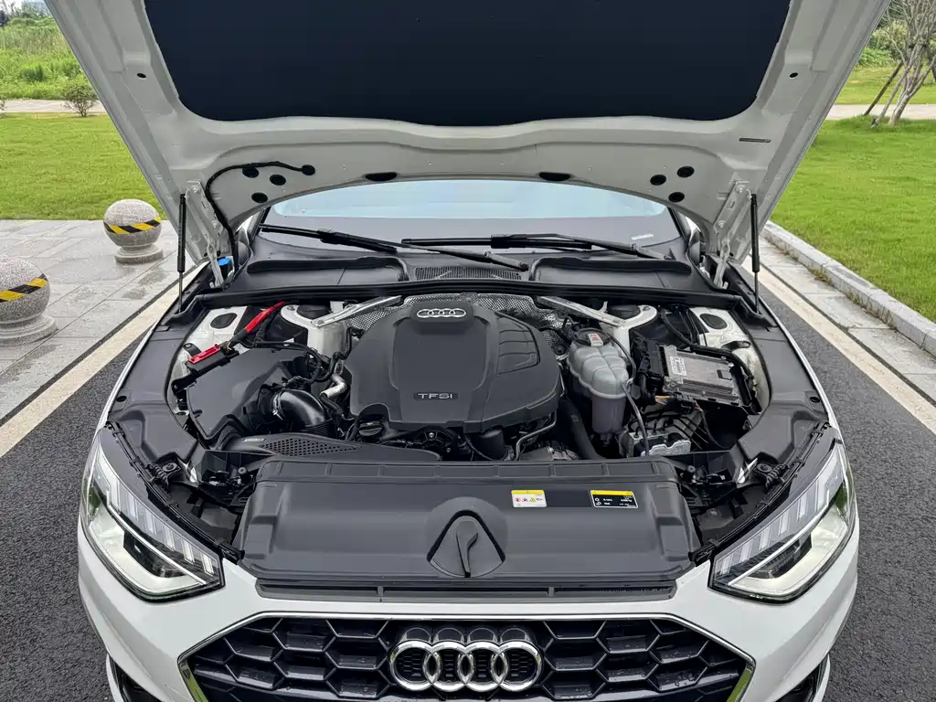 Audi A4L 2022 — фото 10