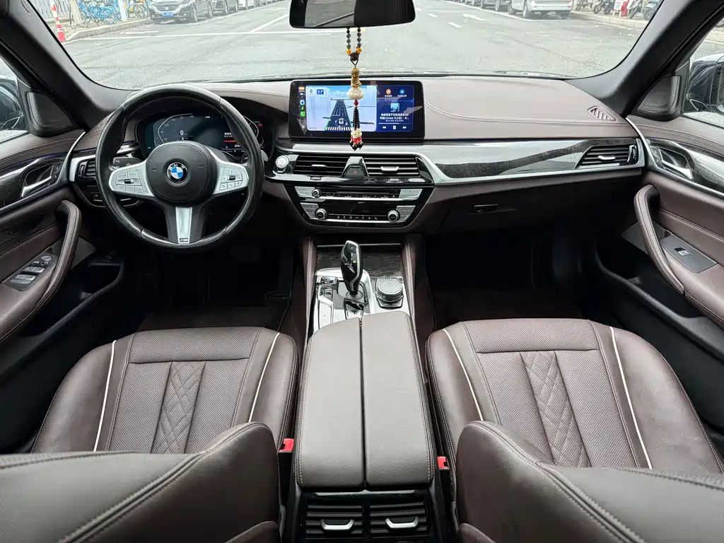BMW 5 Series 2023 — фото 13