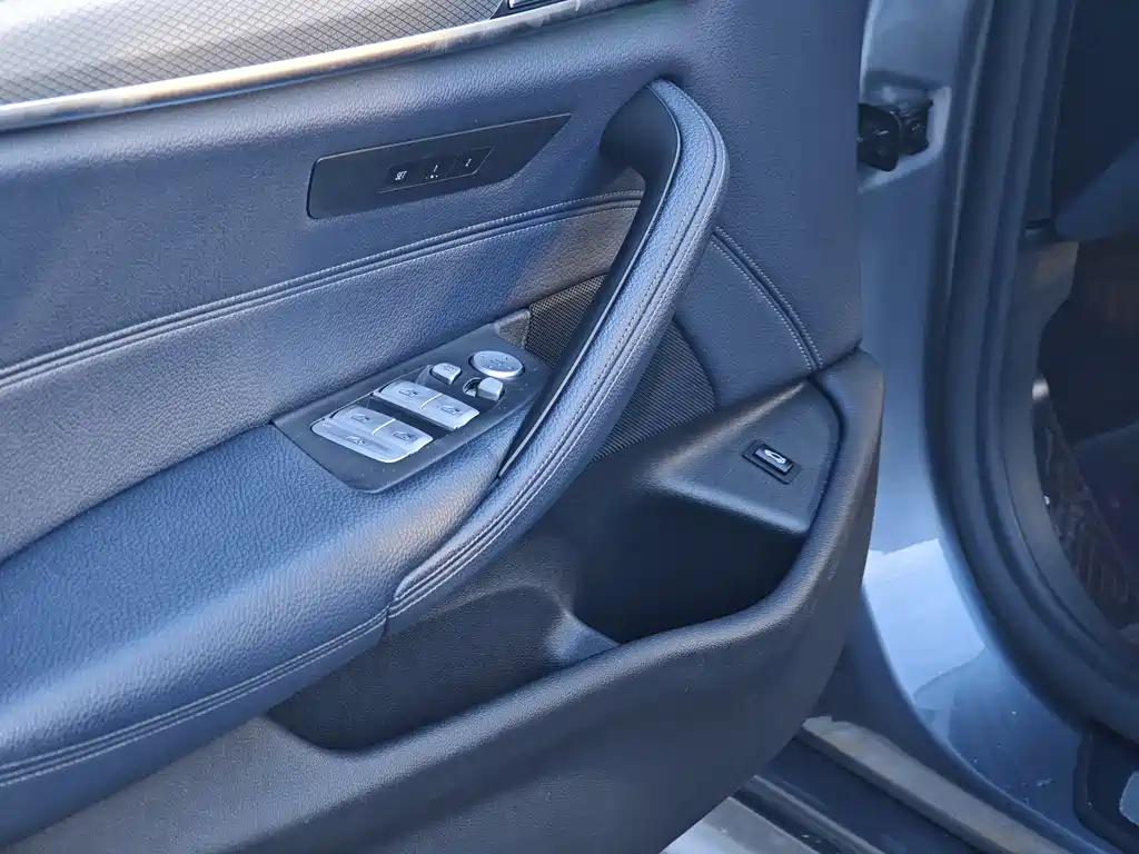 BMW 5 Series 2020 — фото 14