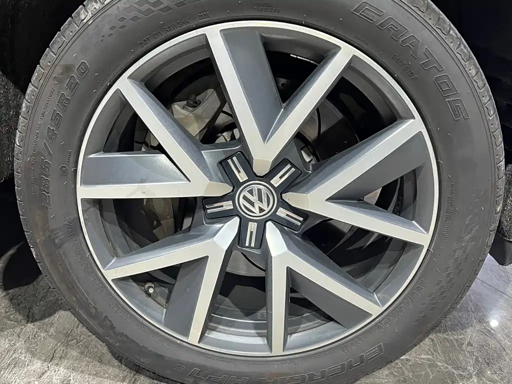 Volkswagen Touareg 2019 — фото 8