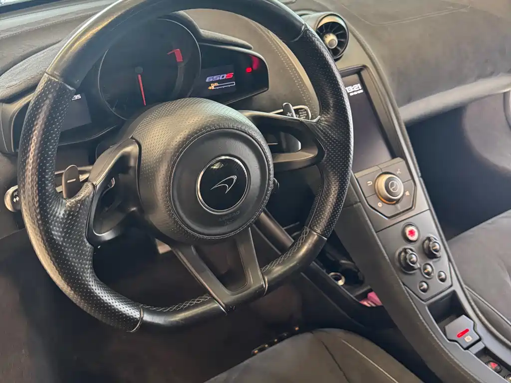 McLaren 650S 2015 — фото 11