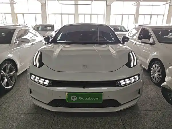 Zeekr 001 2022