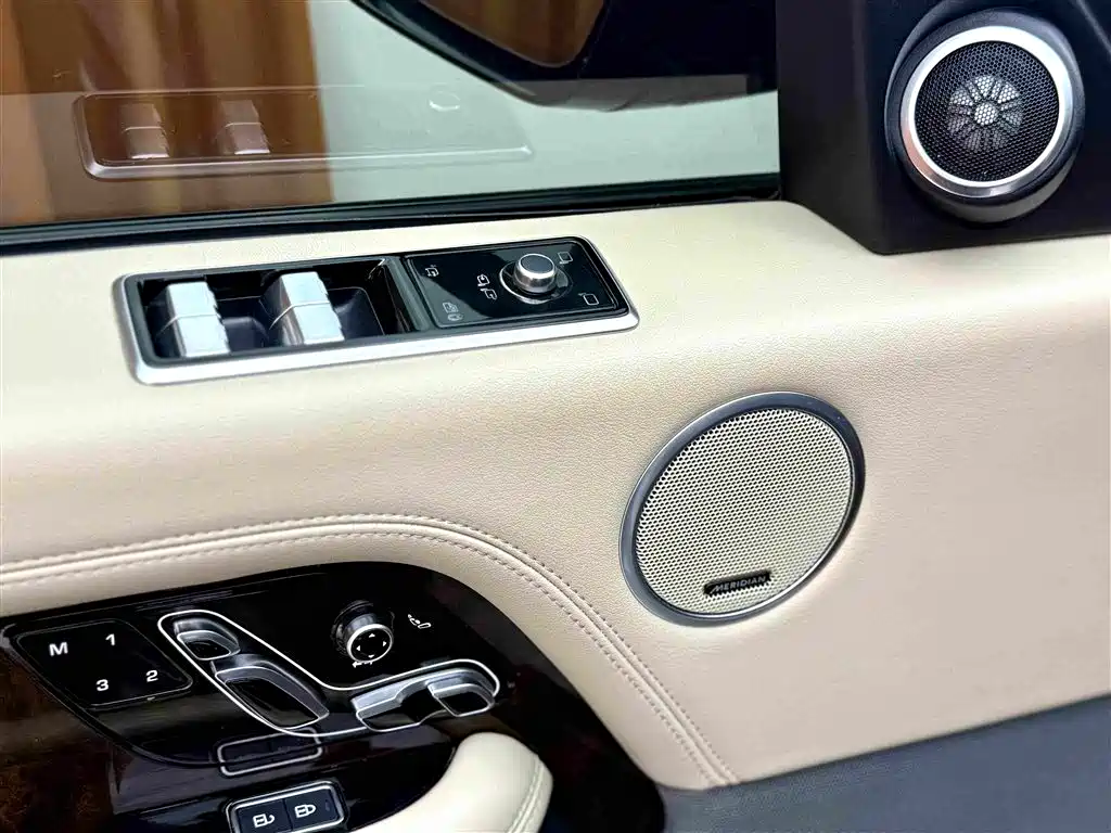 Land Rover Range Rover 2022 — фото 16