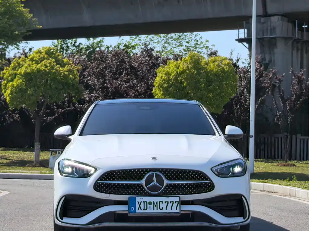 Mercedes-Benz C-Class 2025 — фото 2