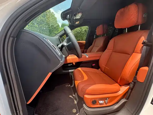 Li Auto L6 2025