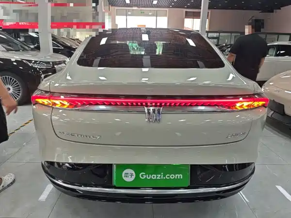 Buick Zhijing L7 2025