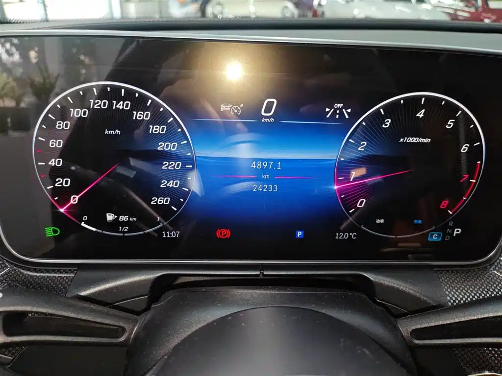 Mercedes-Benz C-Class 2023 — фото 12