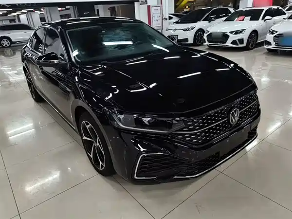 Volkswagen Passat 2023