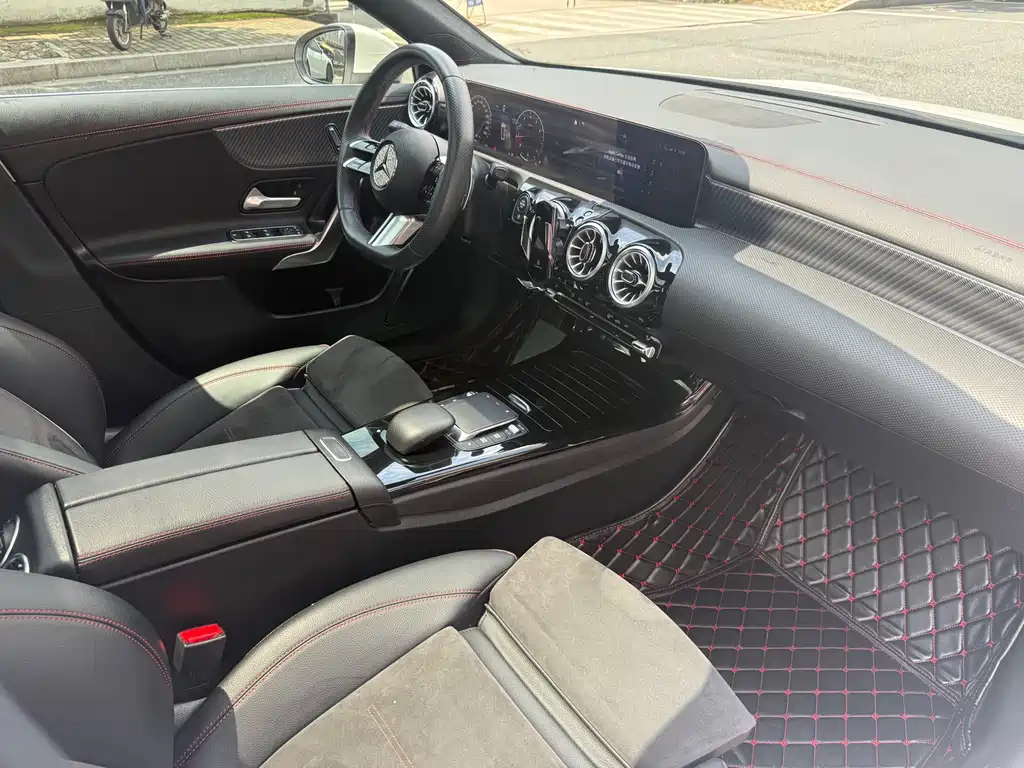 Mercedes-Benz A-Class 2023 — фото 10
