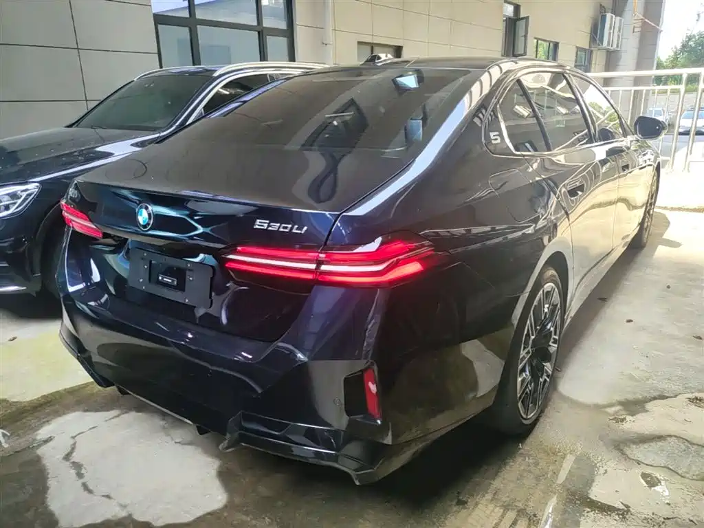 BMW 5 Series 2025