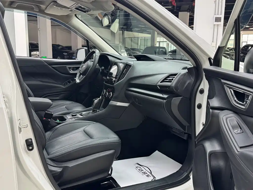 Subaru Forester 2021 — фото 10
