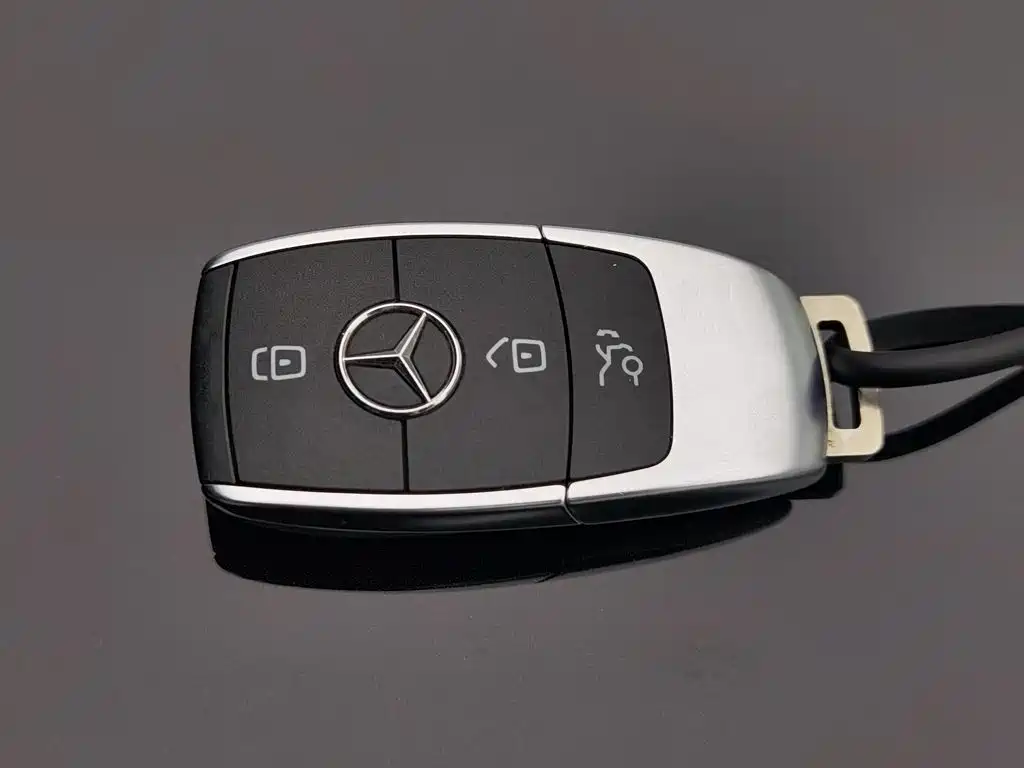 Mercedes-Benz GLB 2023 — фото 19