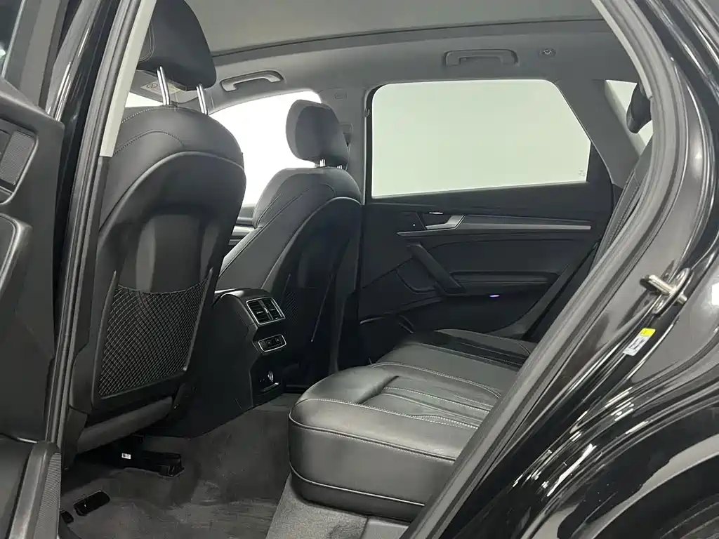 Audi Q5L 2022 — фото 21