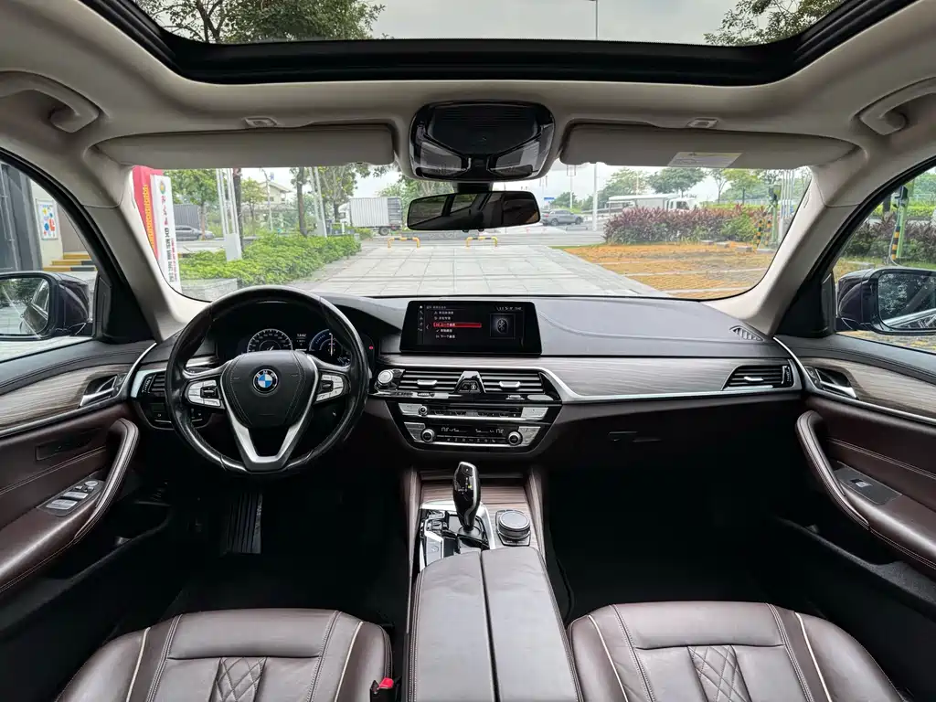BMW 5 Series New Energy 2020 — фото 7
