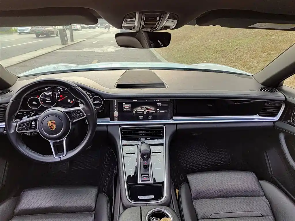 Porsche Panamera 2018 — фото 6