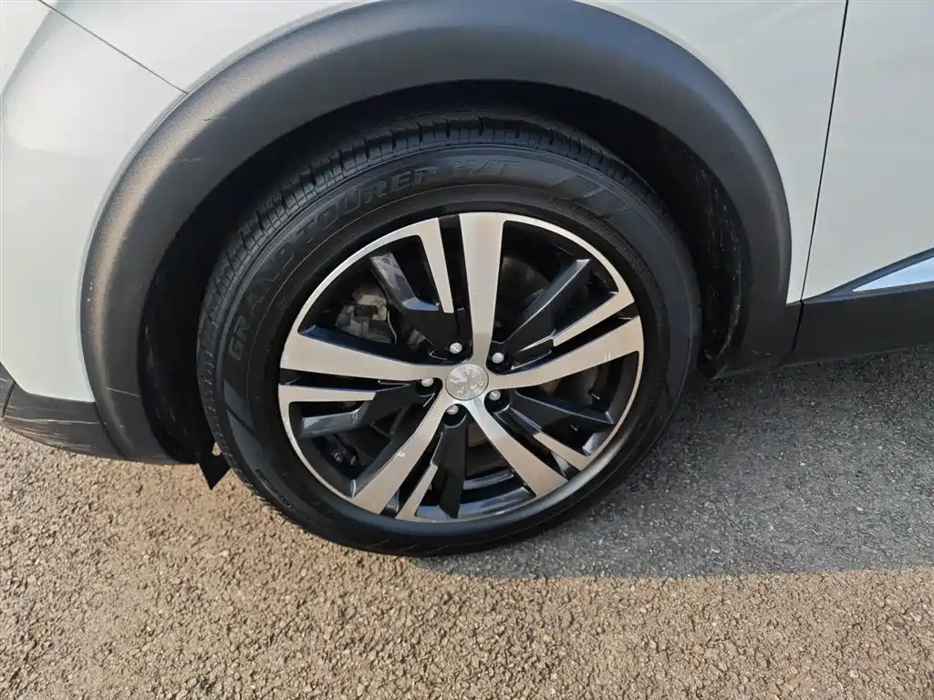 Peugeot 5008 2018 — фото 23