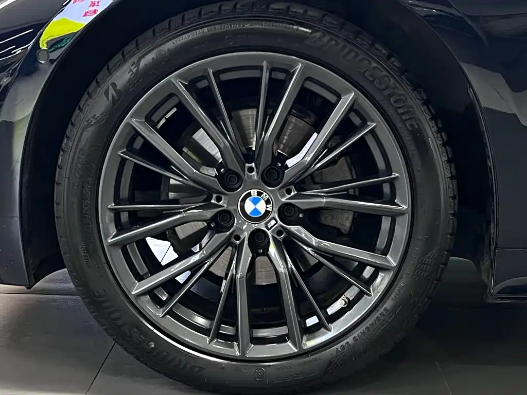 BMW 3 Series 2024 — фото 10