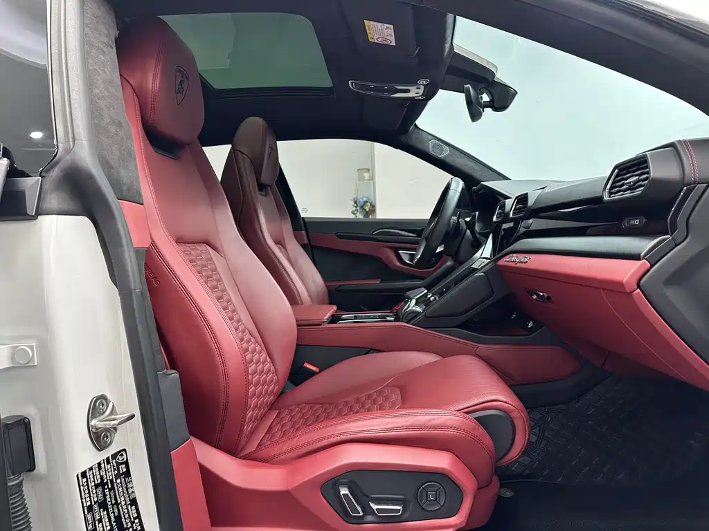 Lamborghini Urus 2022 — фото 15