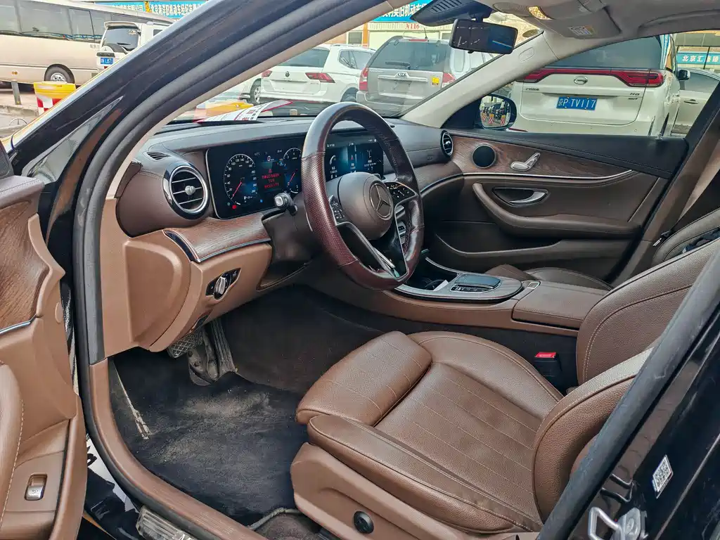 Mercedes-Benz E-Class 2023 — фото 3