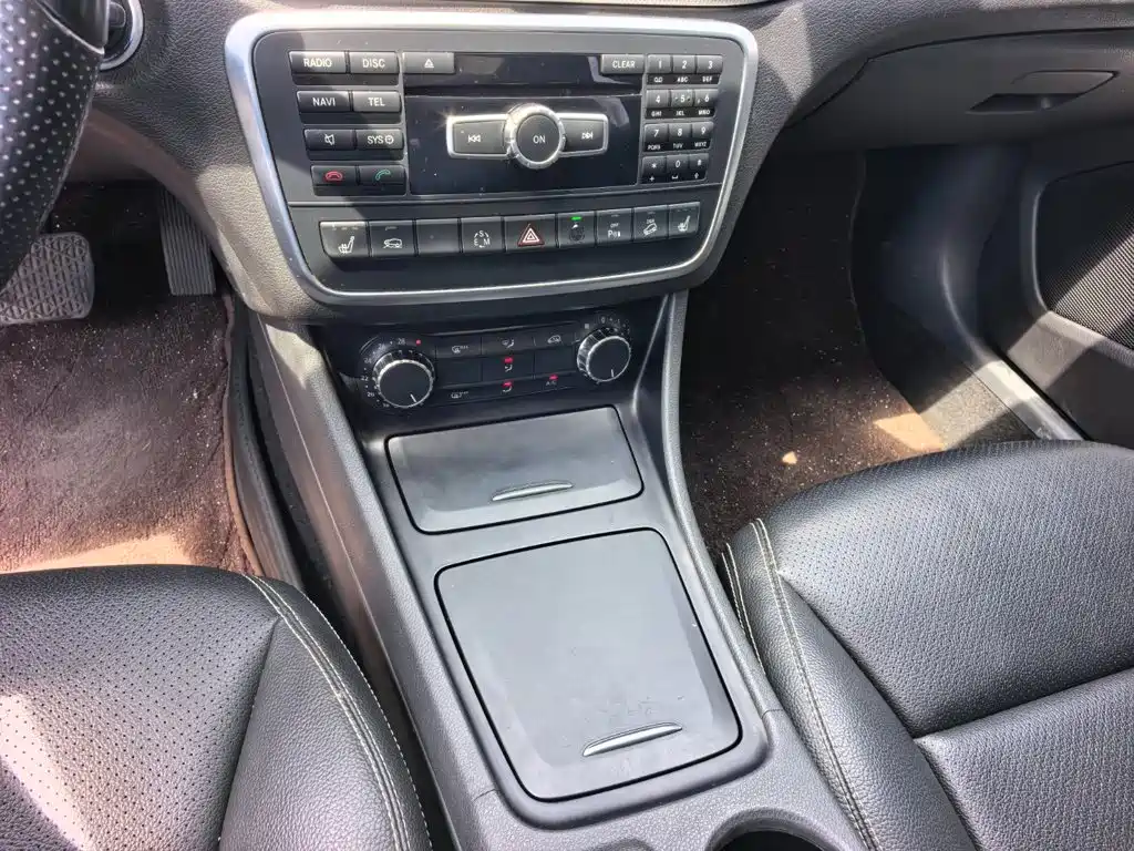 Mercedes-Benz GLA 2015 — фото 14