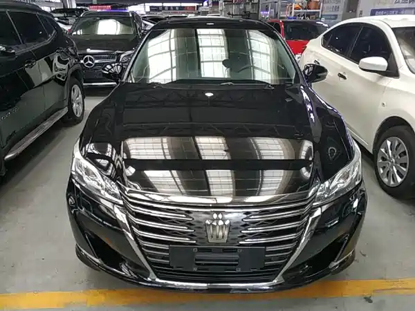 Toyota Crown 2018