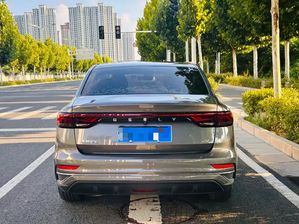 Geely Emgrand 2022 — фото 9