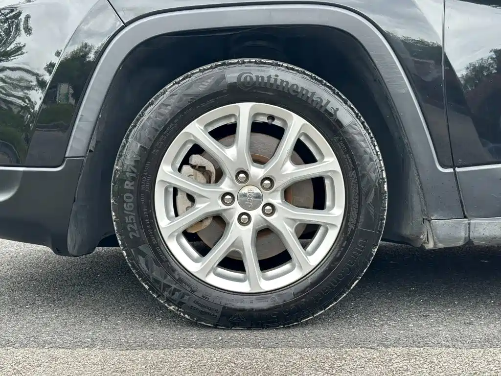 Jeep Cherokee 2018 — фото 21