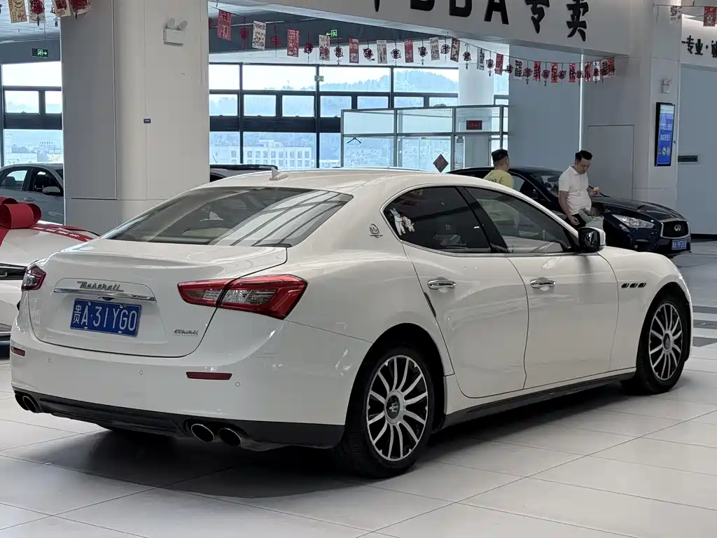 Maserati Ghibli 2015 — фото 8