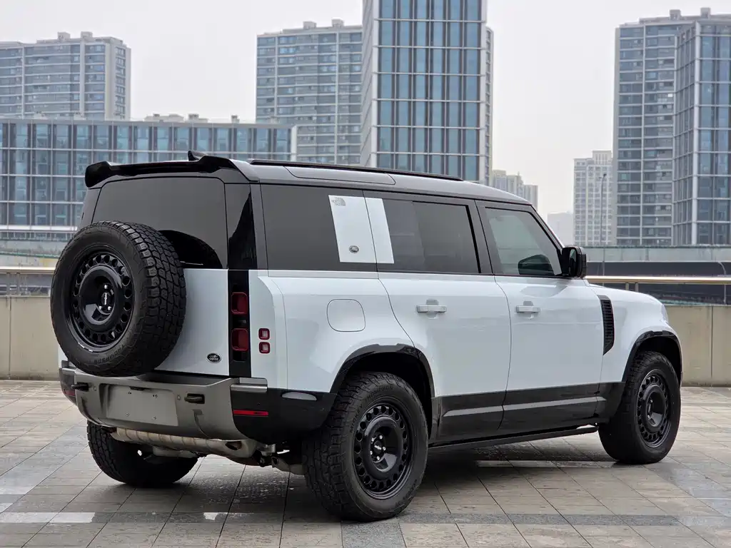 Land Rover Defender 2023 — фото 6