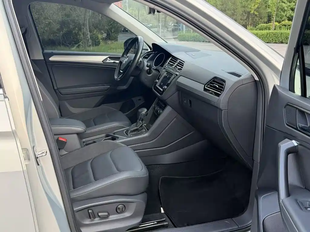 Volkswagen Tiguan L 2018 — фото 18
