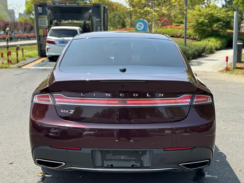 Lincoln MKZ 2018 — фото 7