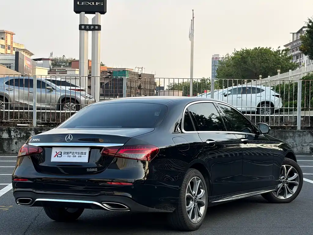 Mercedes-Benz E-Class 2022