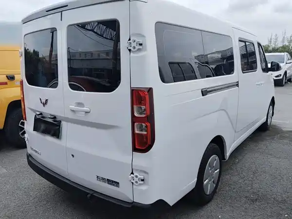 Wuling Yangguang 2025