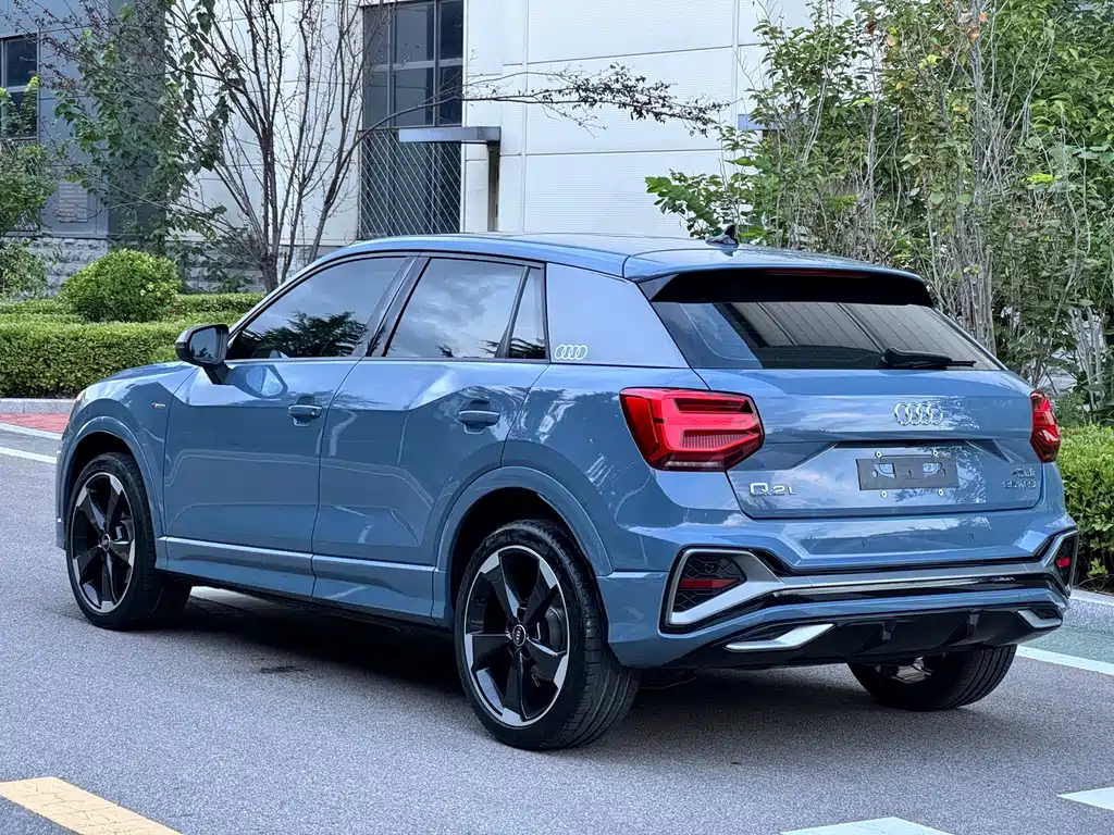 Audi Q2L 2022 — фото 4