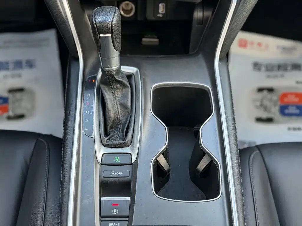 Honda Accord 2020 — фото 11