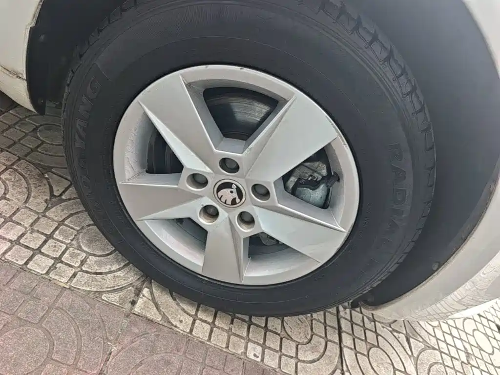 Skoda Octavia 2018 — фото 14
