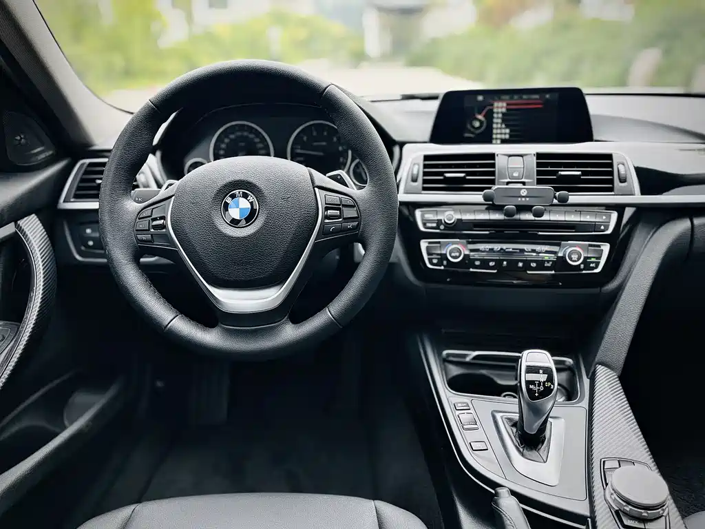 BMW 3 Series 2017 — фото 9