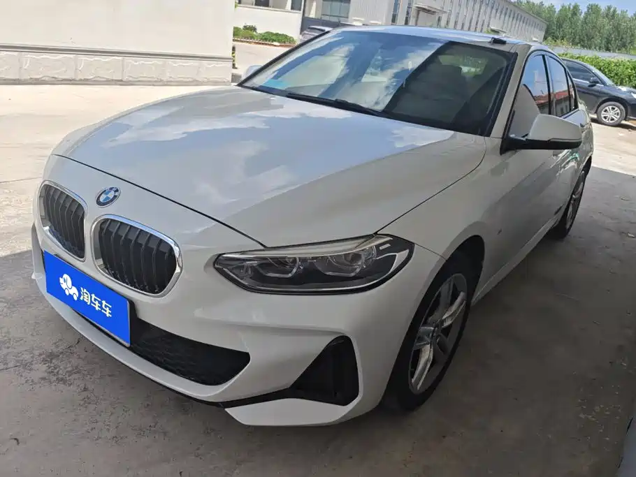 BMW 1 Series 2020 — фото 1