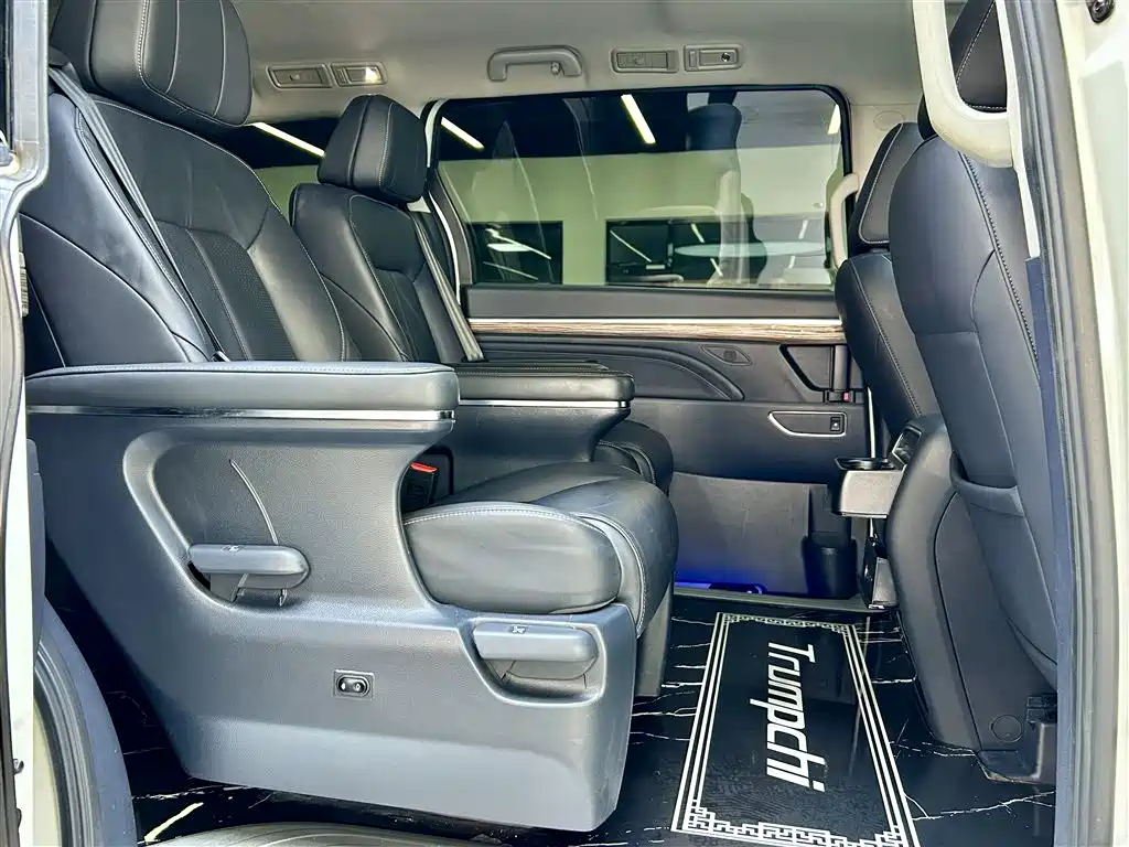 GAC Motor Trumpchi M8 2022 — фото 18