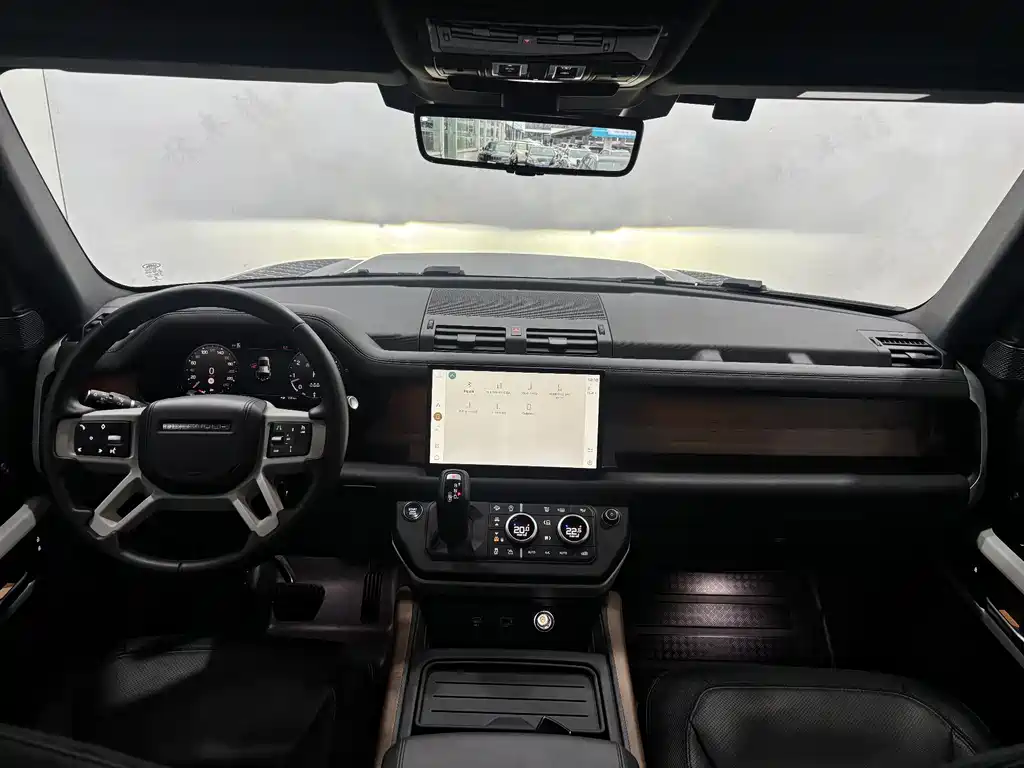 Land Rover Defender 2023 — фото 14