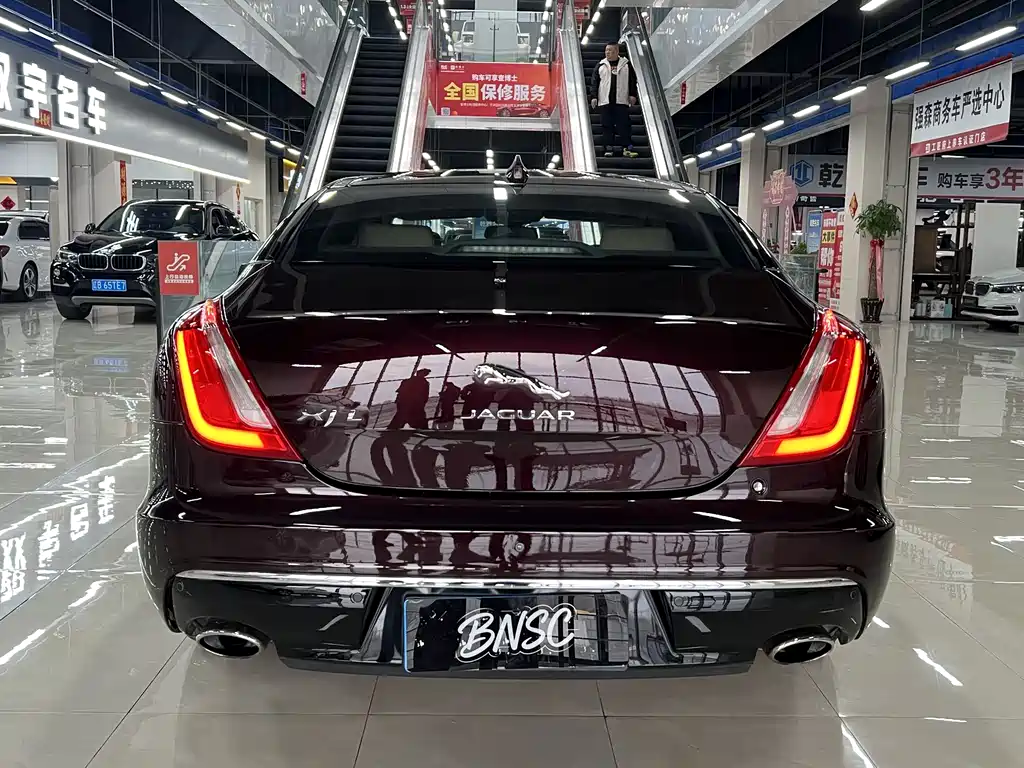 Jaguar XJ 2017 — фото 5