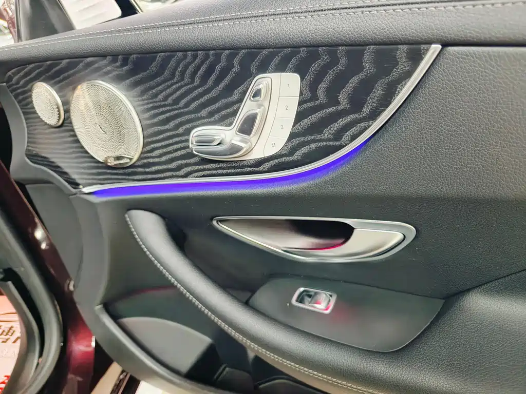 Mercedes-Benz E-Class 2020 — фото 17