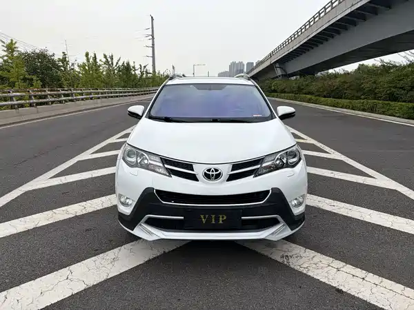 Toyota RAV4 2015