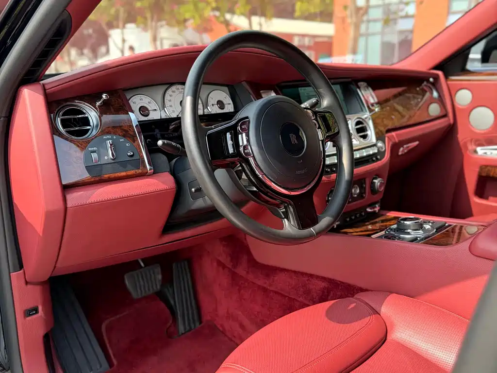 Rolls-Royce Ghost 2016 — фото 21